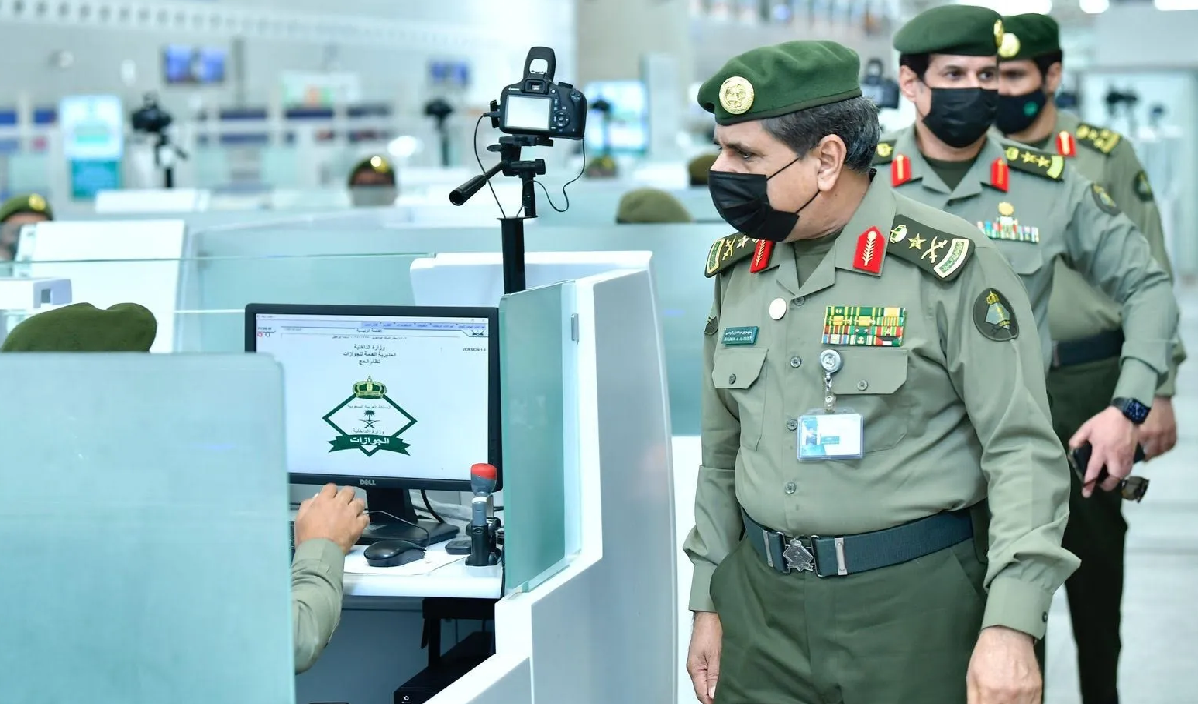 الجوازات السعودية تمنع تجديد هوية مقيم لمن هم خارج المملكة إلا بعد تنفيذ هذا الشرط الجديد