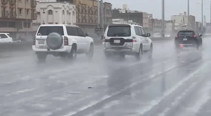 عاجل .. انخفاض ملحوظ في درجات الحرارة بالسلطنة عمان مع اندفاع كتلة باردة شمالية