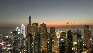 تحتوي على 12 كاميرا ذكية.. شرطة دبي تطلق دورية عجيبة لرصد المخالفات المرورية واكتشاف المركبات المسروقة أو التي عليها تعميم بنكي