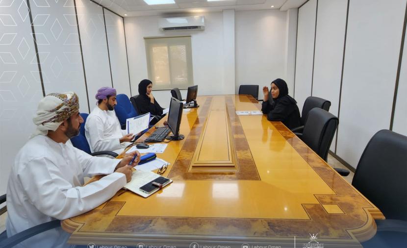 بدء مقابلات توظيف للتنافس على 379 شاغرا بالقطاع الحكومي في سلطنة عمان .. التفاصيل